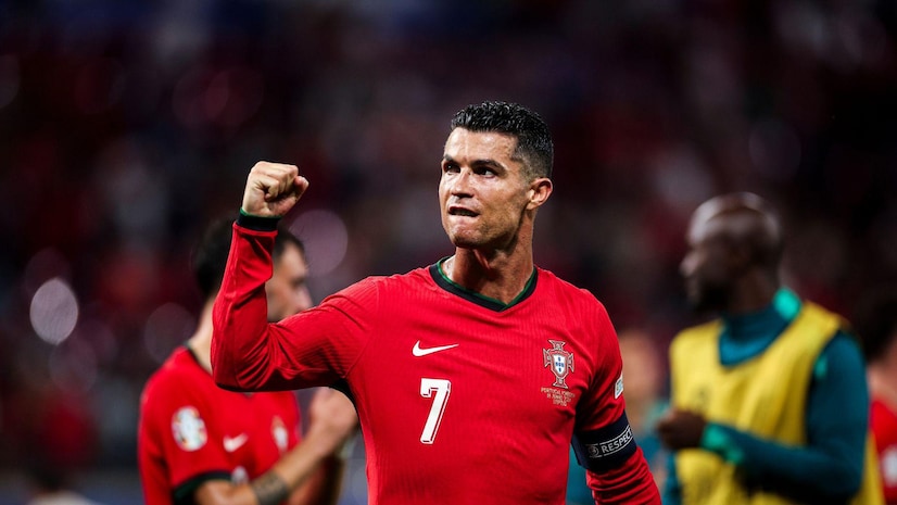 瓜帅：刘易斯始终充满自信，他非常强大，犯错后总能重新投入.